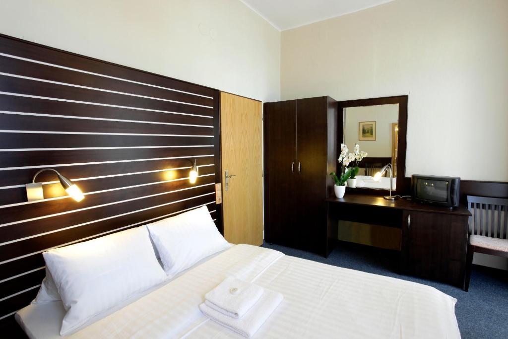 Hotel Karel Iv. Turnov Quarto foto